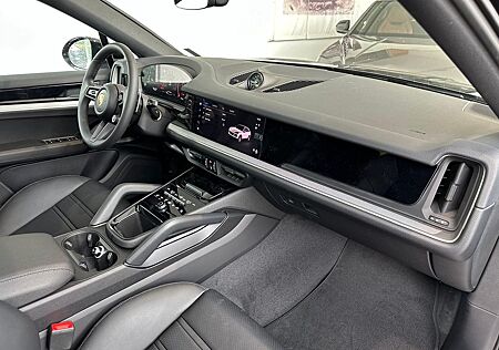 Porsche Cayenne Coupe Facelift MY25/gr-sw/Priv/8W/22