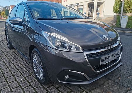 Peugeot 208 Allure /Panoramadach/Kamera/Navi/5 Türer/EU6