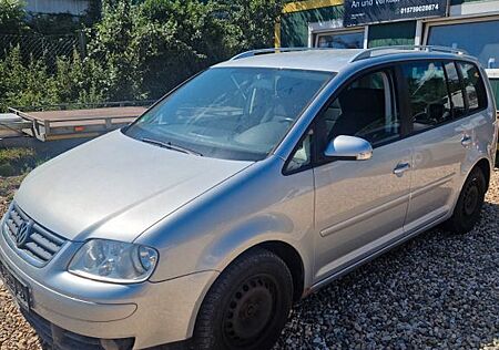 VW Touran Volkswagen Highline
