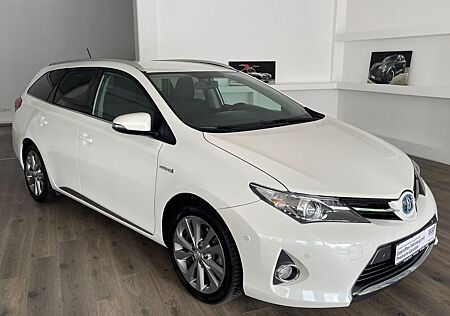 Toyota Auris Touring Sports Hybrid Life+