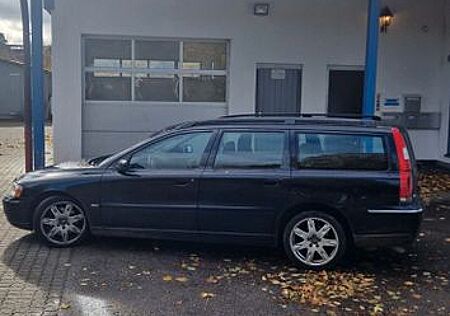Volvo V70 2.4D D5 120kW Automatik Momentum