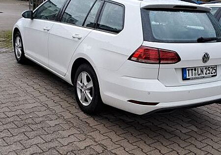 VW Golf Volkswagen 1.6 TDI BMT DSG Trendline Variant Trendline
