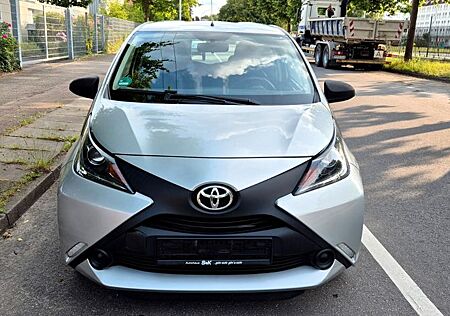 Toyota Aygo (X) Aygo (X) 1,0-l-VVT-i x x