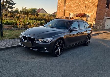 BMW 330d xDrive Touring Automatic -