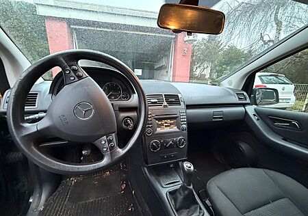 Mercedes-Benz A 180 BlueEFFICIENCY -