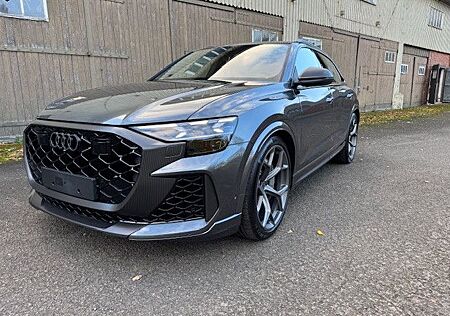 Audi RS Q8 PERF.CERAMIC CARBON STHZ AHK PANO 305 KM/H