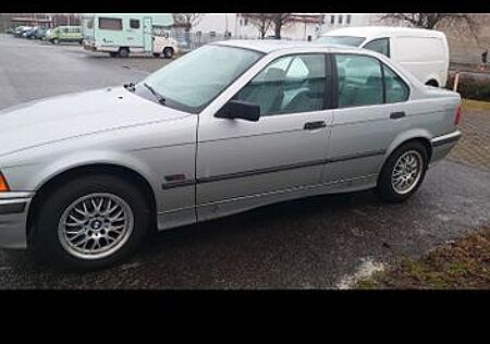 BMW 318i