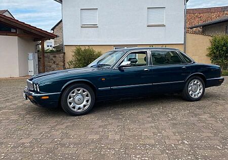 Jaguar Daimler Super V8 Super V8