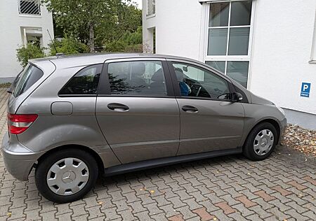Mercedes-Benz B 150 -