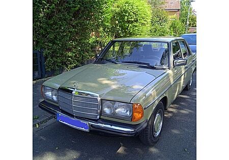 Mercedes-Benz 200