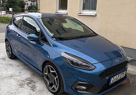 Ford Fiesta 1,5 EcoBoost ST mit Styling-Paket ST ...