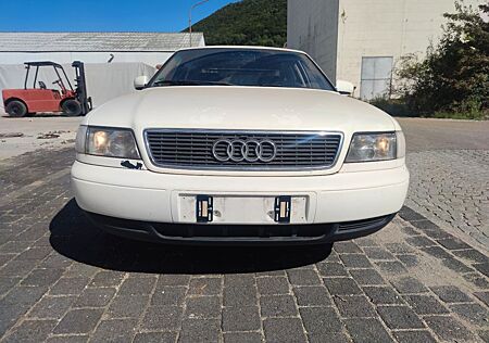 Audi A8 2.8 tiptronic -