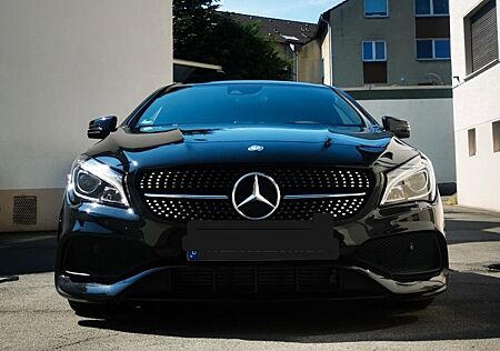 Mercedes-Benz CLA 180 Shooting Brake AMG Line Night-Paket