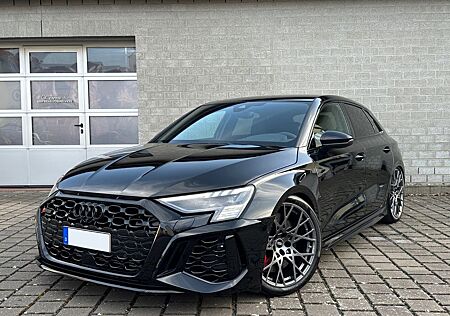Audi RS3 RS 3 Sportback/Keramik/PANO/B&O/Head-UP/290
