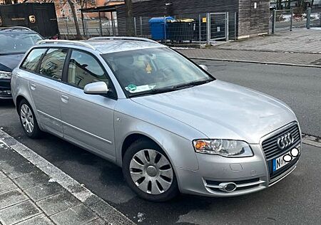 Audi A4 Kombi 2.0 TDI Automatik Standheizung TÜV
