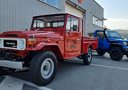 Toyota Land Cruiser BJ45 Pick Up