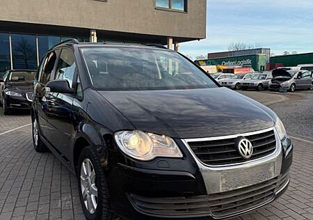 VW Touran Volkswagen United 7-Sitzer