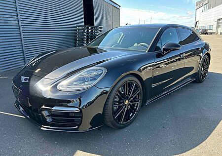 Porsche Panamera Sport Turismo 4 E-Hybrid