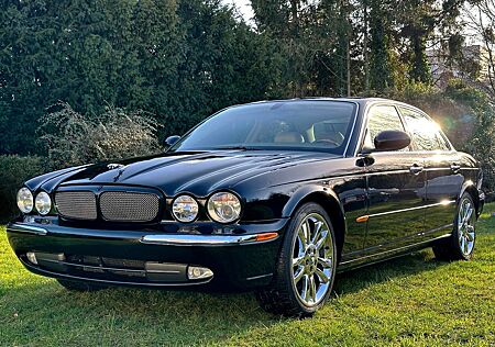 Jaguar XJR