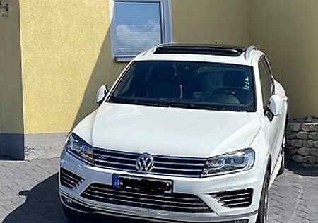 VW Touareg Volkswagen 3.0 V6 TDI SCR Tiptr. Exclusive BMT ...
