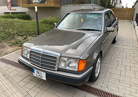 Mercedes-Benz 300
