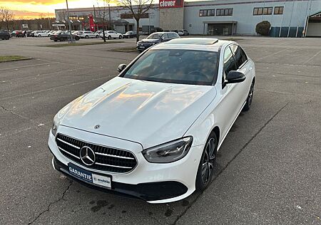 Mercedes-Benz E 200 E-200-Avantgarde-LED-Touchpad-Kamera-Nigt-Paket-