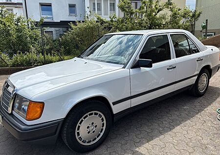 Mercedes-Benz W 124, 260 E, Automatik