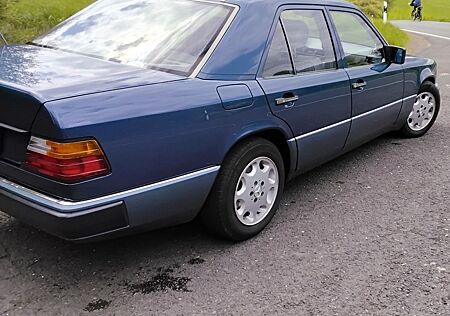Mercedes-Benz 250