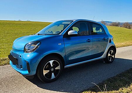 Smart ForFour 60kW EQ Passion Elektro blau silber