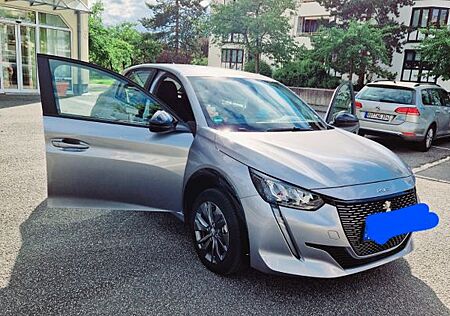 Peugeot 208 136 Allure +