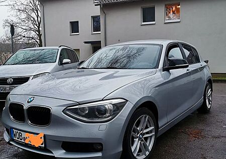 BMW 116i Sport Line Sport Line
