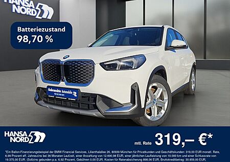 BMW iX1 xDrive30 LED NAVI HUD KAMERA PDC SHZ 18"
