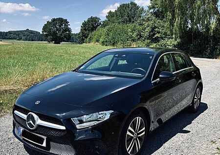 Mercedes-Benz A 180 -Progressive MBUX