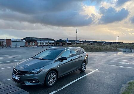 Opel Astra Sports Tourer Elegance 1.2 Klimaautom