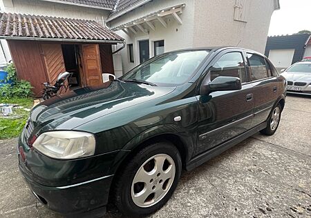 Opel Astra 1.6 -