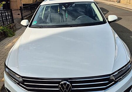 VW Passat Variant Volkswagen 2.0 TDI SCR Business Variant ...