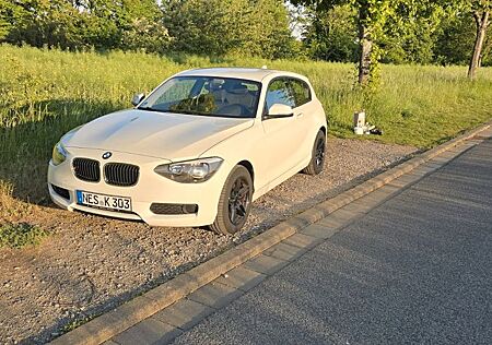BMW 114i -TÜV NEU-Sommer+Winterreifen