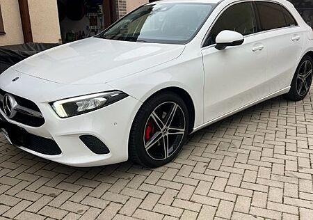 Mercedes-Benz A 200 d .