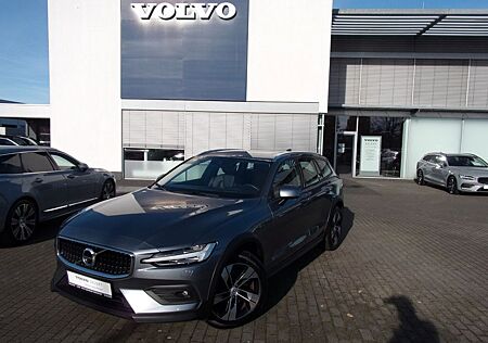 Volvo V60 B4 Cross Country Pro AWD