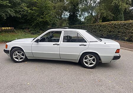 Mercedes-Benz 190 E