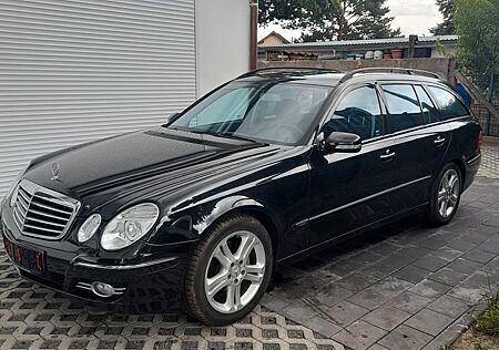 Mercedes-Benz E 200 T MODELL AVANTG. 94 TKM-AHK