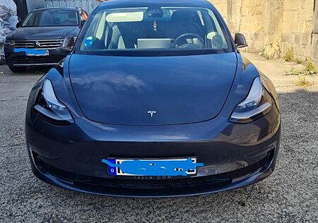 Tesla Model 3 Langstreckenbatterie - Allradantrieb...