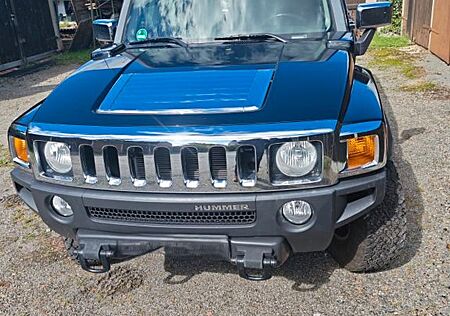 Hummer H3 3.7 Luxury Auto. Luxury
