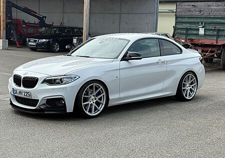 BMW 225d - Vollausstattung - Top Zustand!