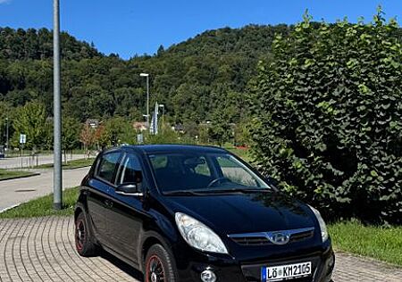 Hyundai i20 / 2. Hand. / günstiger Kleinwagen / TÜV