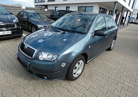 Skoda Fabia Classic Lim. 1,4 Klima AHK Grau Met.
