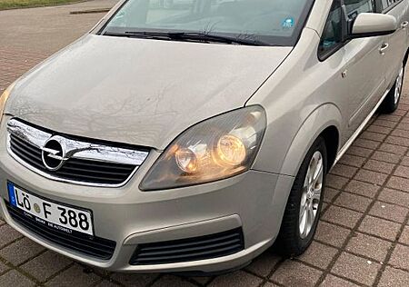 Opel Zafira 1.8 -