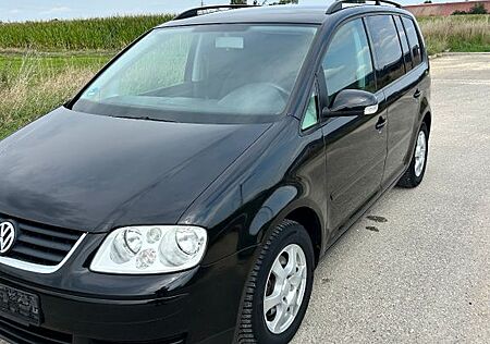 VW Touran Volkswagen 1.6 FSI Highline Highline