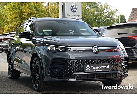 VW Tiguan Volkswagen 1.5 eTSI R-Line Matrix Black PANO HUD H&K