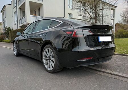 Tesla Model 3 RWD LR - gewartet neue Querlenker uvm